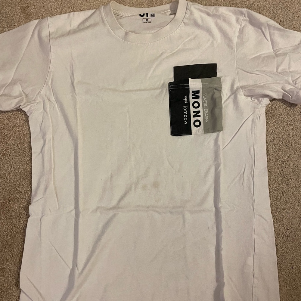uniqlo mono pocket t shirt
